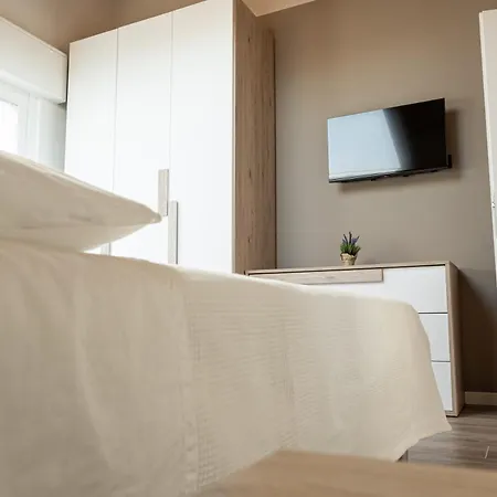 Bar Leo Guest house 4*